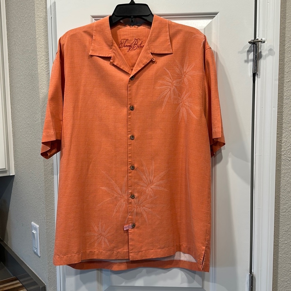 Tommy Bahama silk button down. Size Large